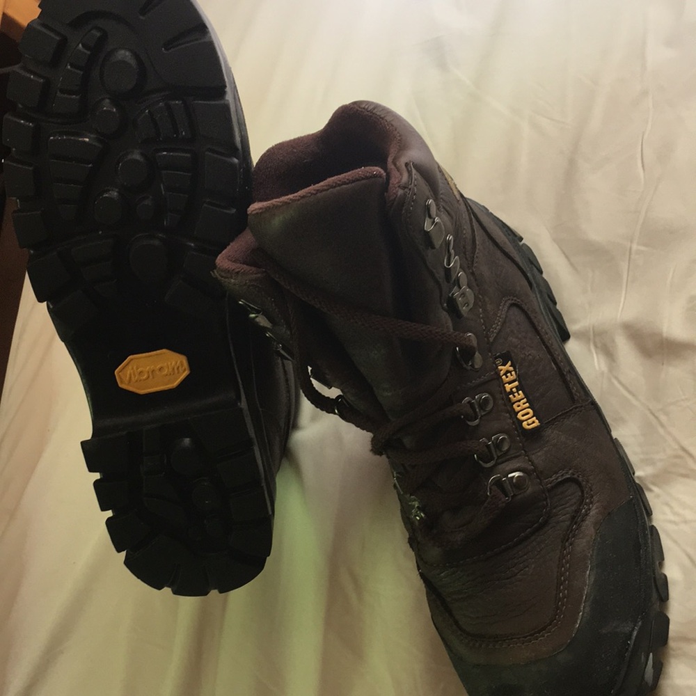 Cabelas boots - Picture 6 of 8